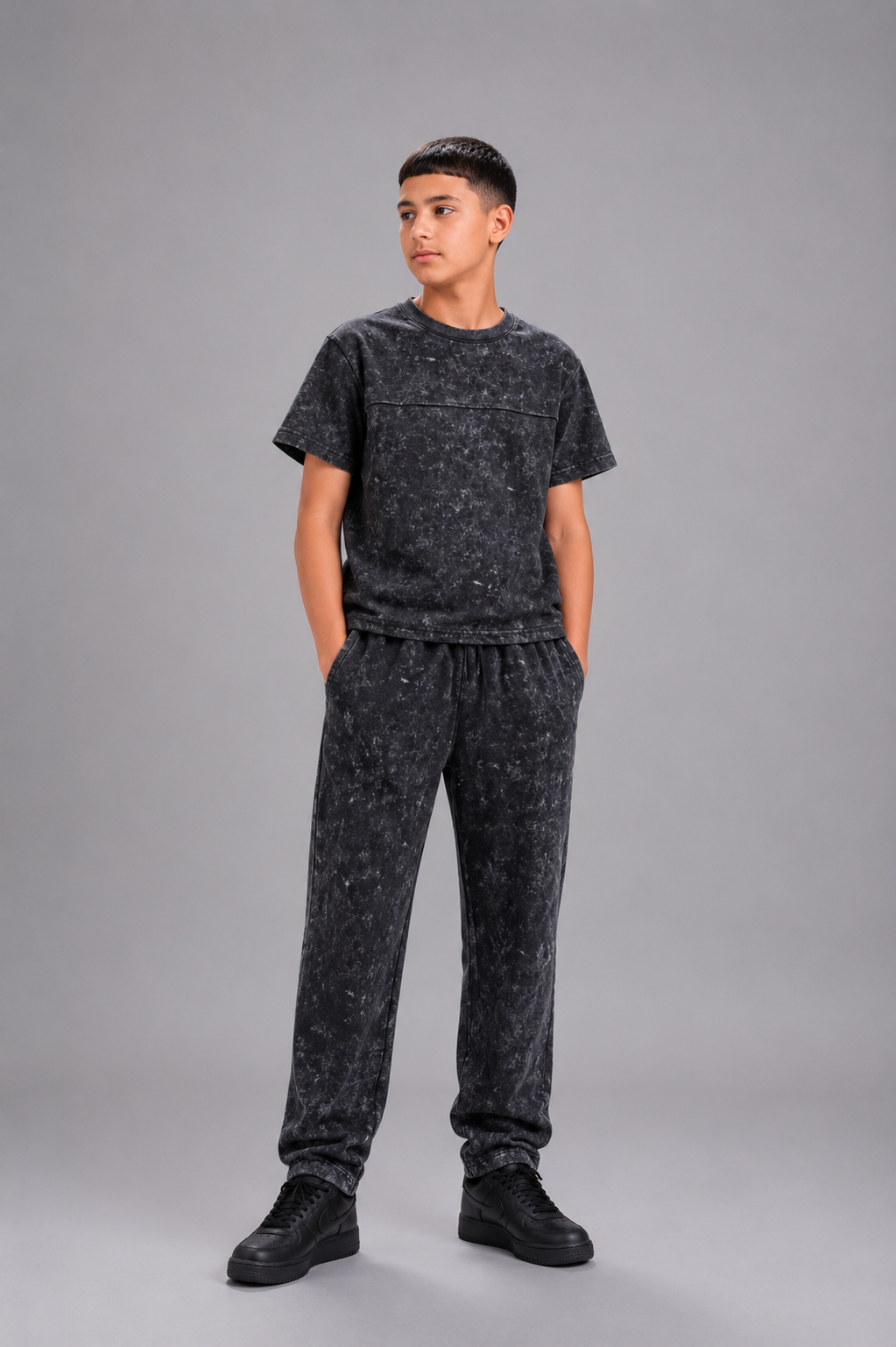Ensemble garçon t-shirt et pantalon léger –  Lot de 12 Pièces (Tailles 4 à 14 ans) - 51007M
