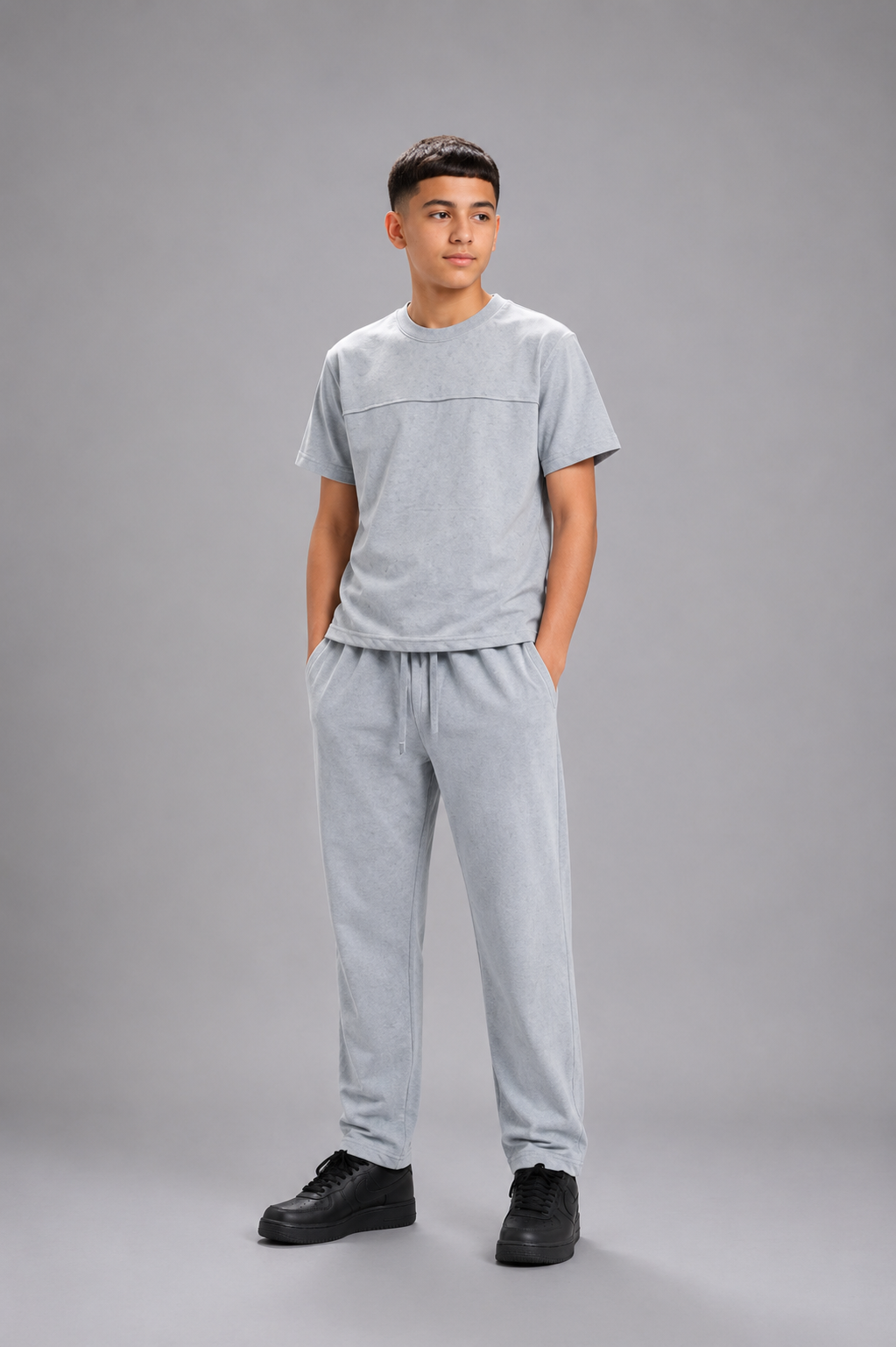 Ensemble garçon t-shirt et pantalon léger –  Lot de 12 Pièces (Tailles 4 à 14 ans) - 51007M