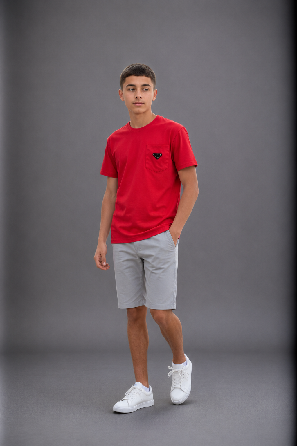 T-shirt garçon avec poche poitrine technique et badge logo – Lot de 12 Pièces (Tailles 4 à 14 ans) - 29153M
